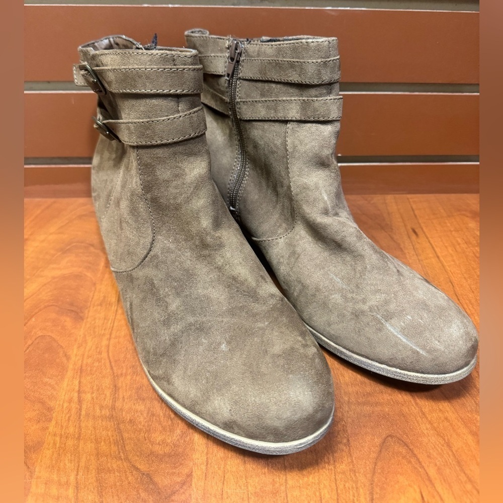 American Eagle Outfitters Brown Ankle Booties